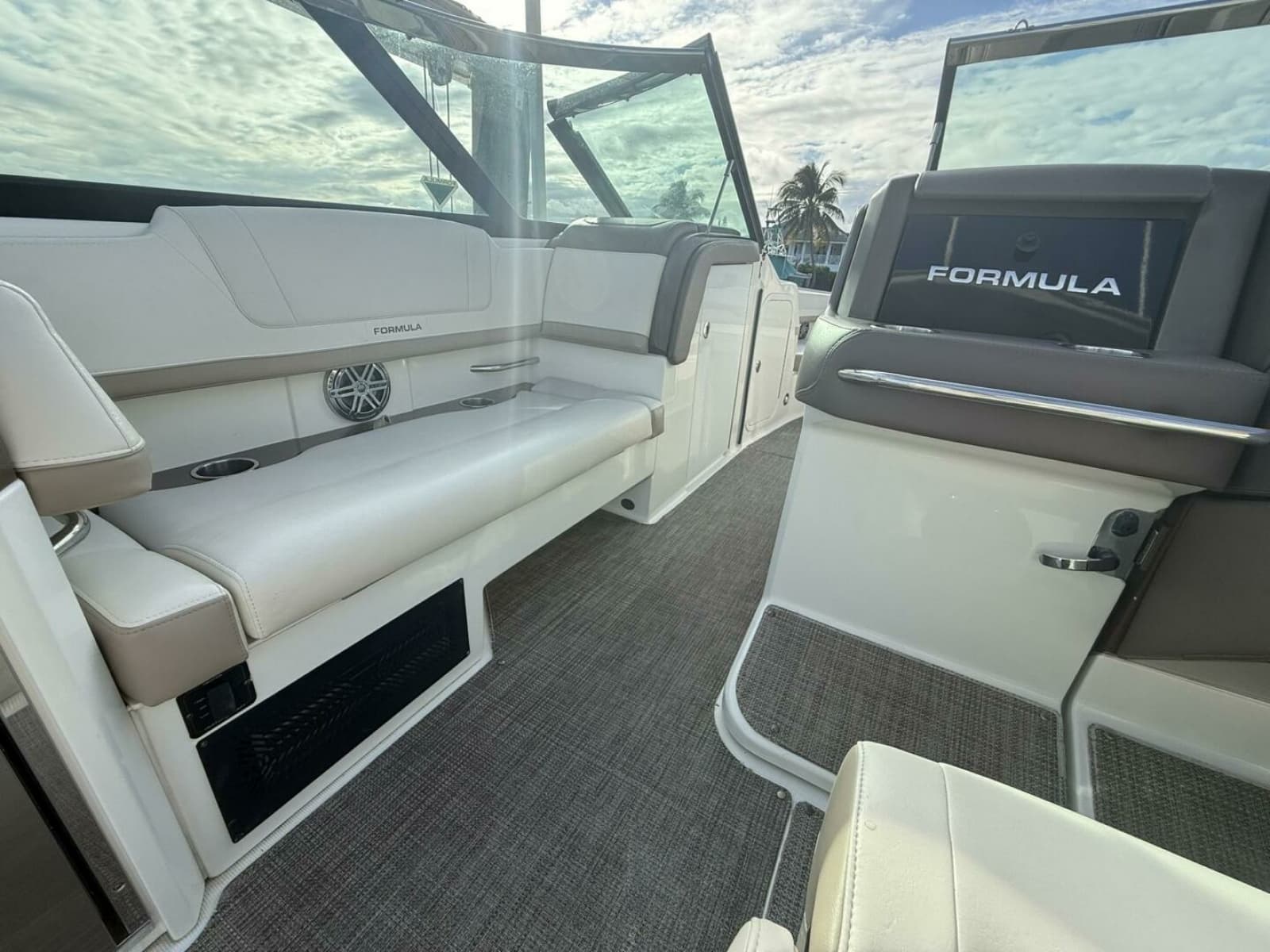 2016 Formula 330 Crossover Bowrider - Photo 28