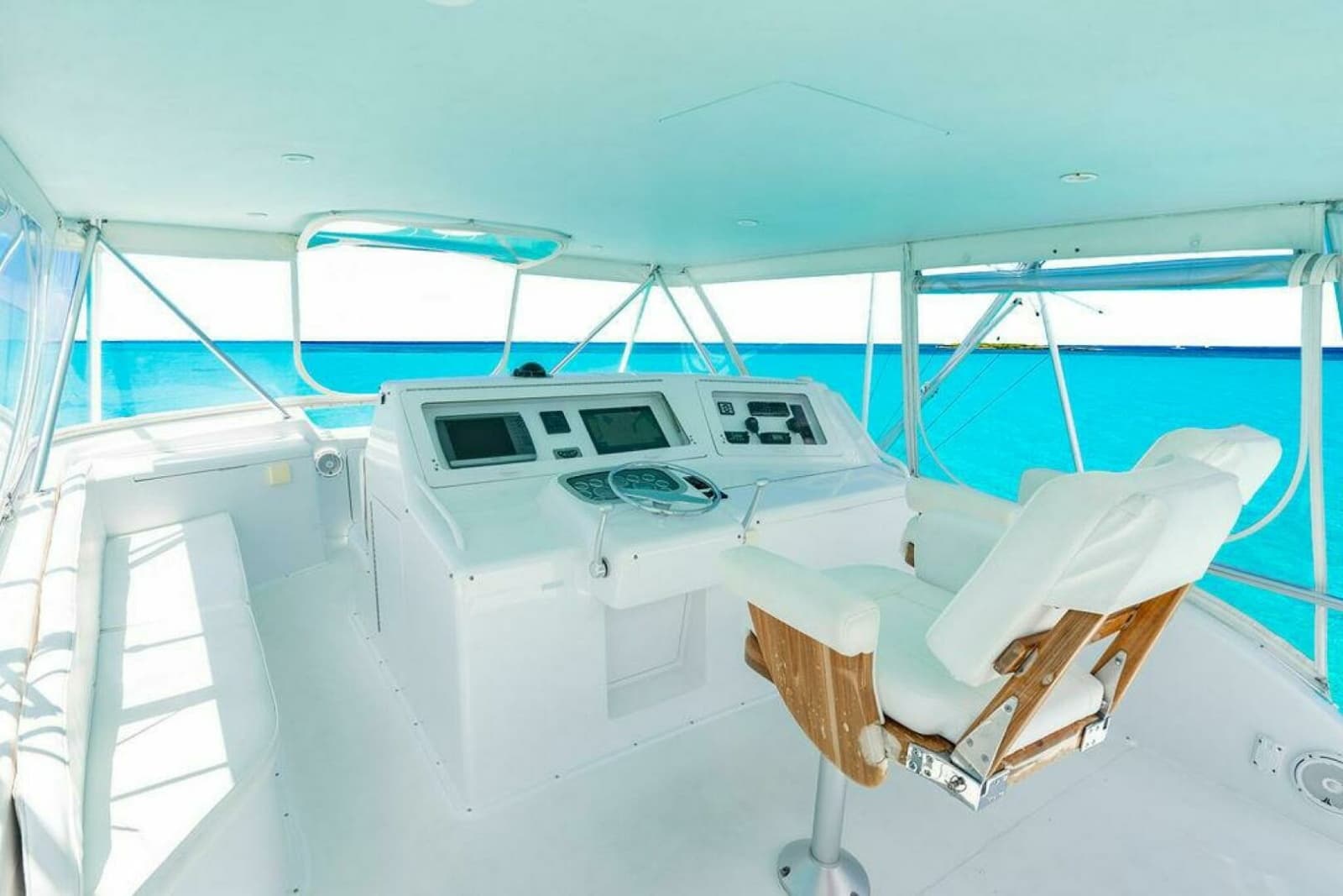 1999 Viking 55 Convertible - Photo 81