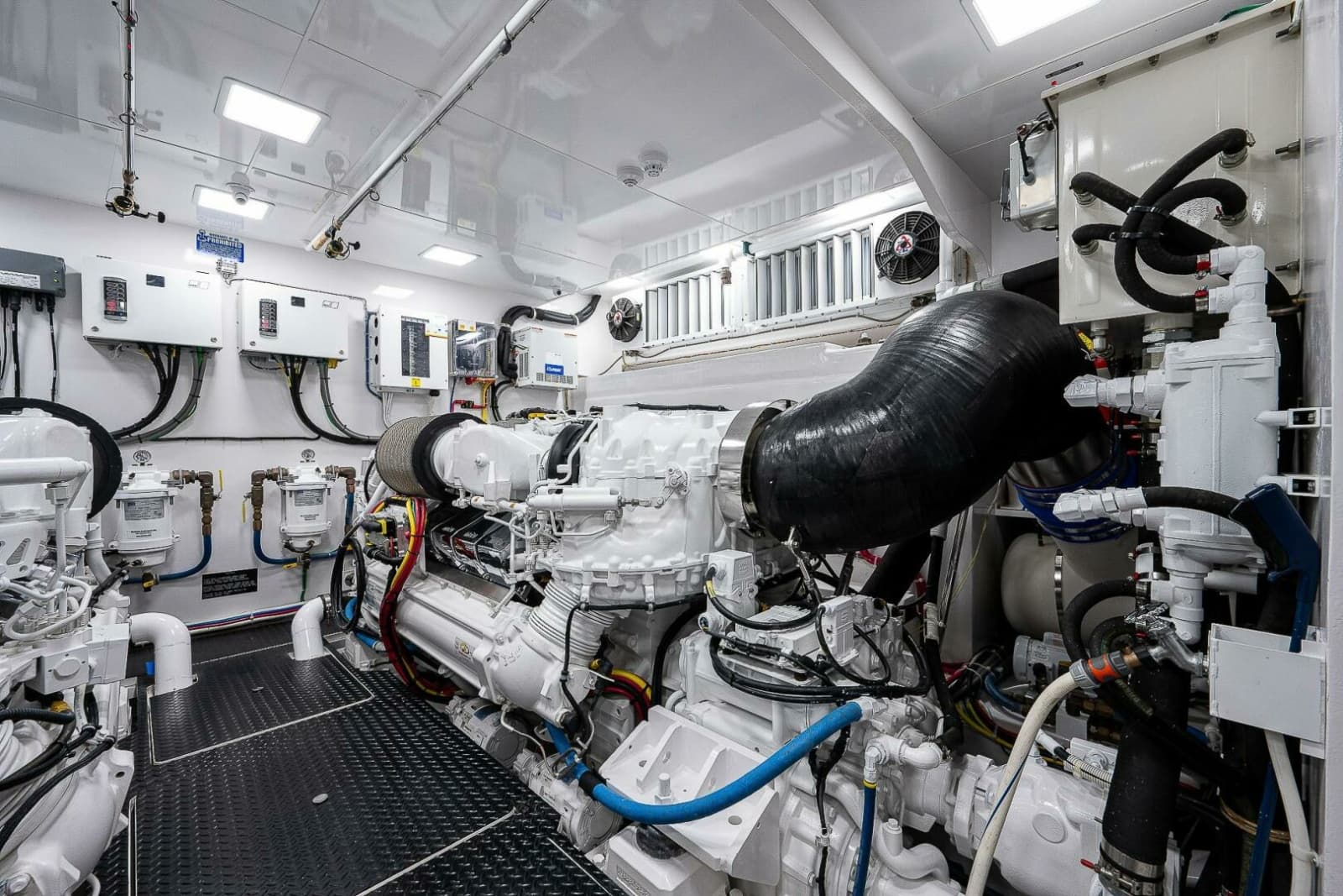 2017 Viking 75 Motoryacht - Photo 62