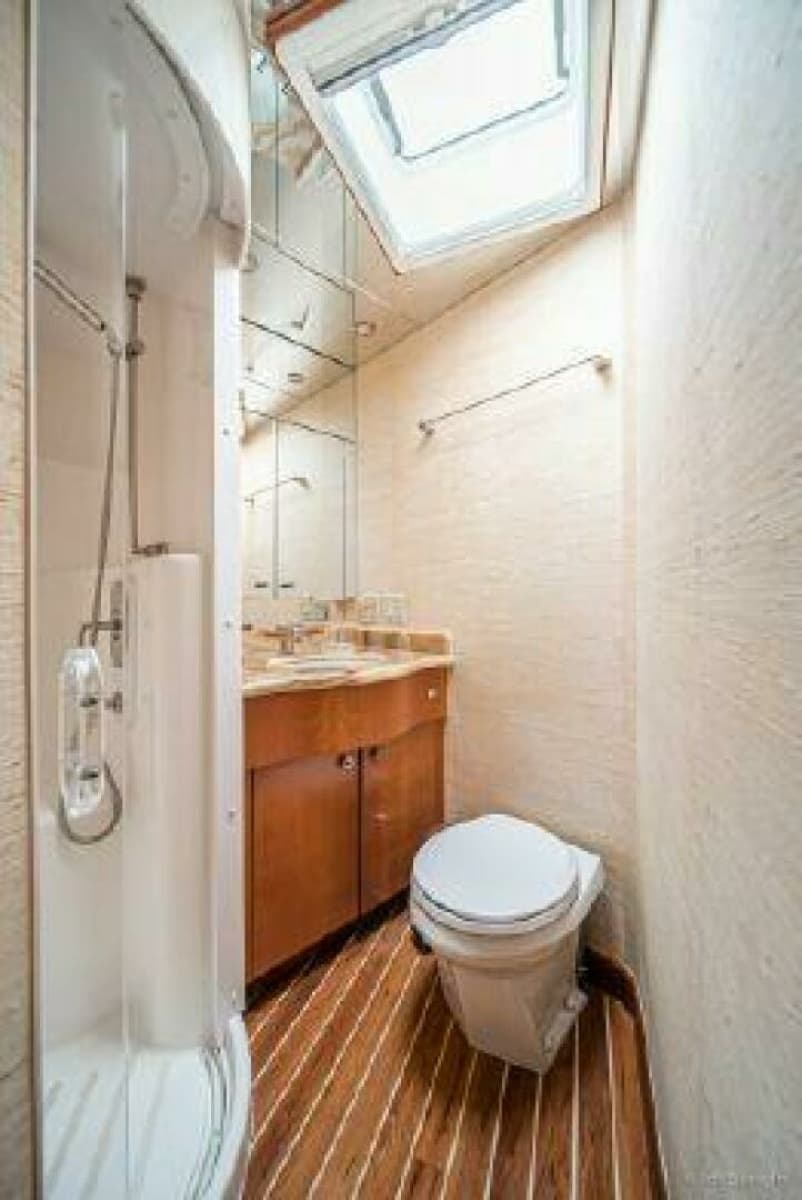 2008 Hatteras 77 Enclosed Bridge - Photo 22