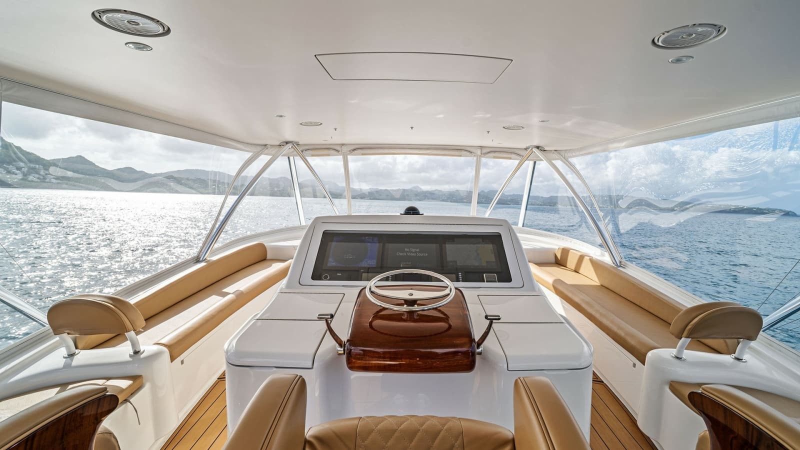 2015 Viking 70 Convertible  - Photo 39