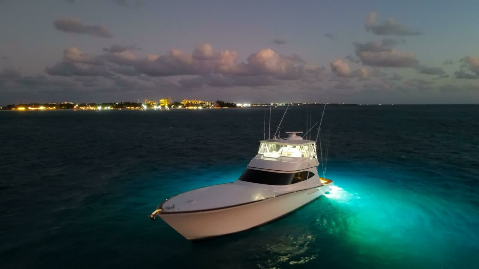 2025 Viking 82 Convertible - Photo 77