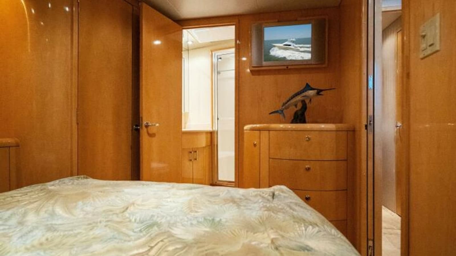 2003 Hatteras 54 Convertible - Photo 26