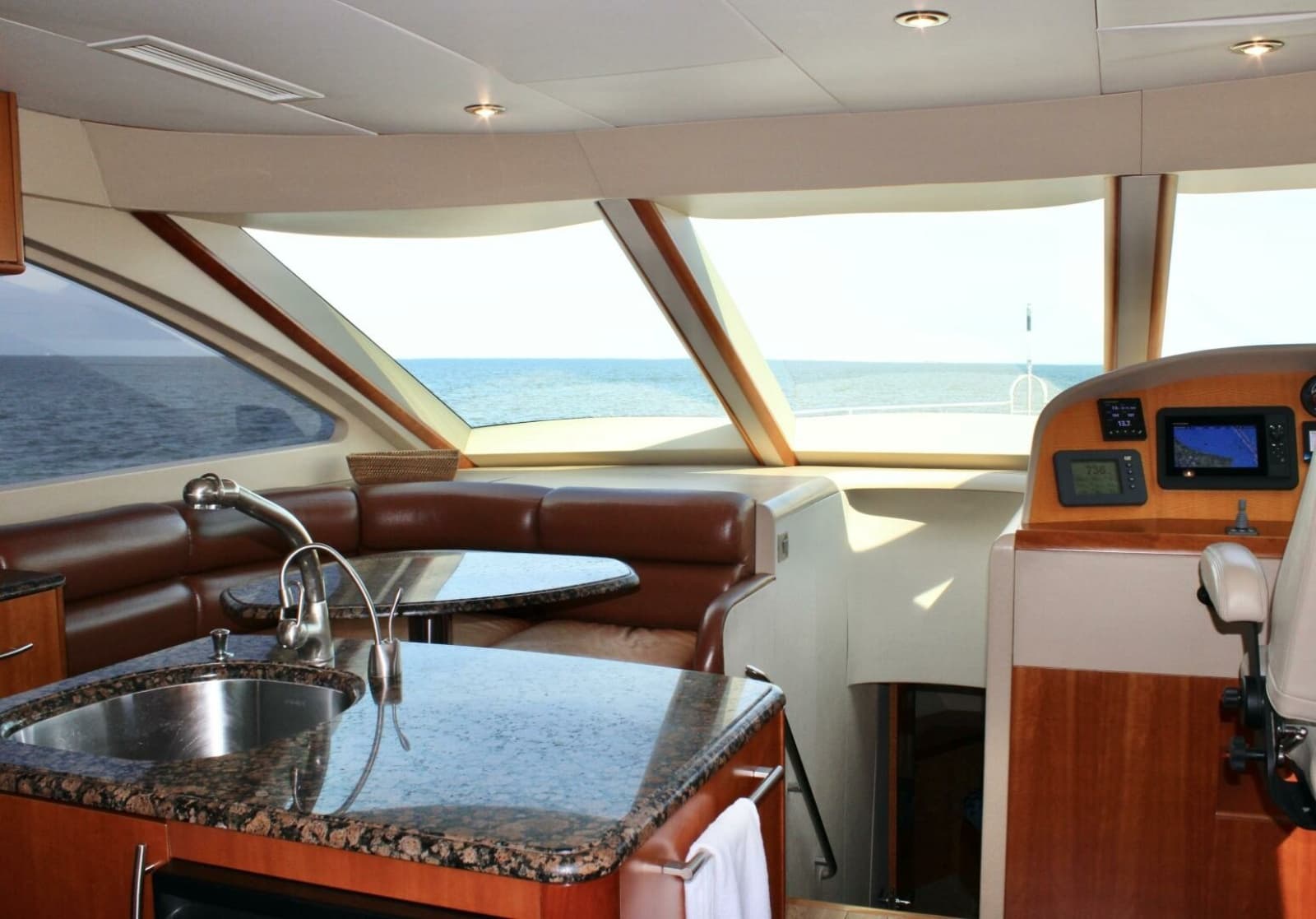 2007 Lazzara Yachts 74 Motor Yacht - Photo 53