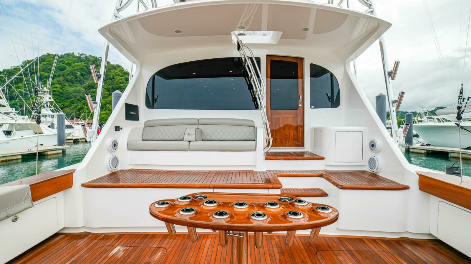 2023 Viking 72 Convertible - Photo 6