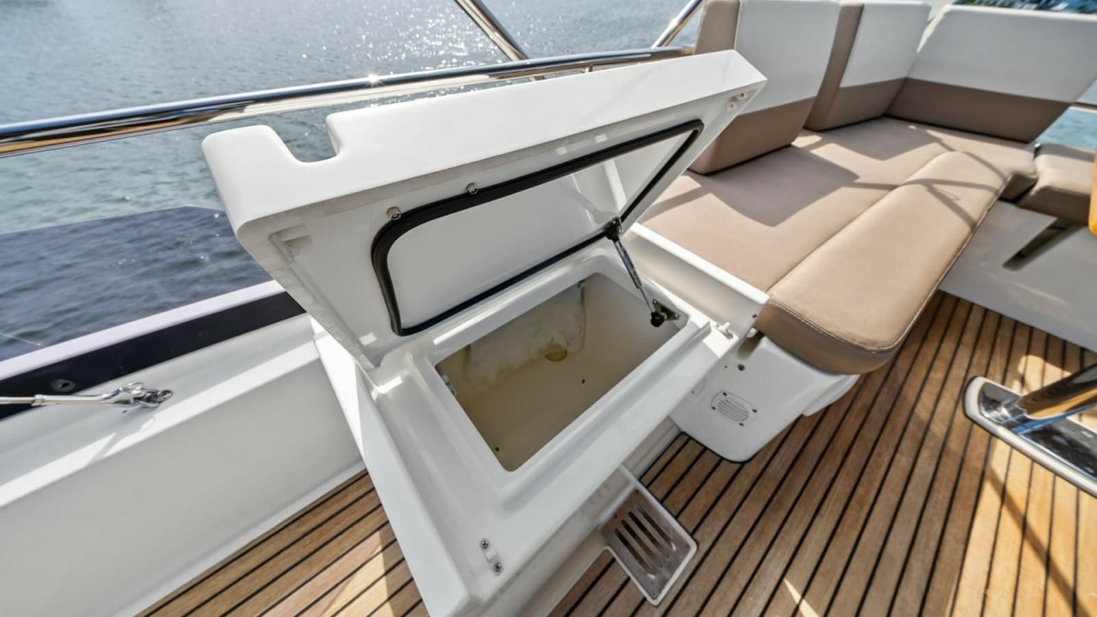 2015 Prestige 550 - Photo 20
