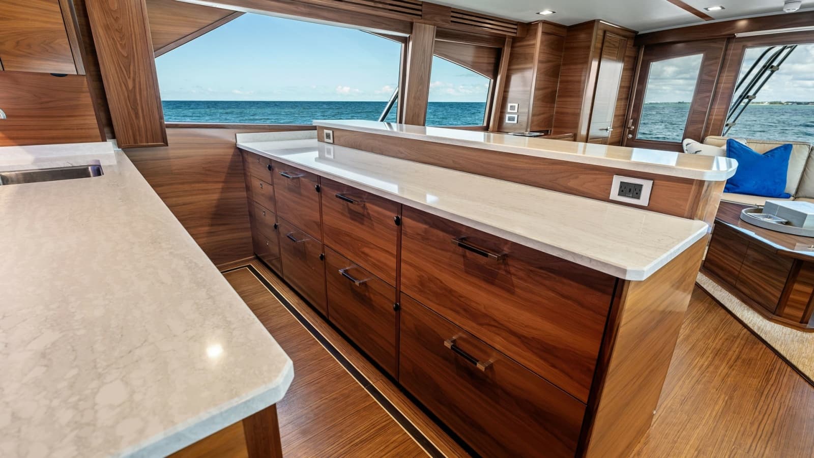 2024 Viking 68 Convertible - Photo 13