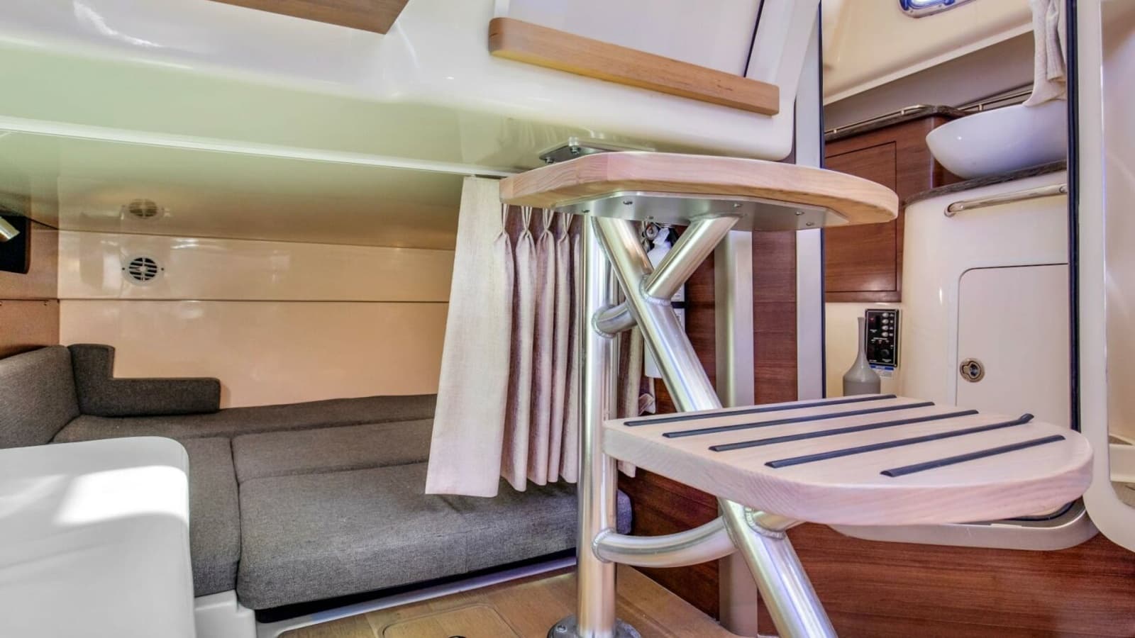 2019 Boston Whaler 345 CONQUEST - Photo 13