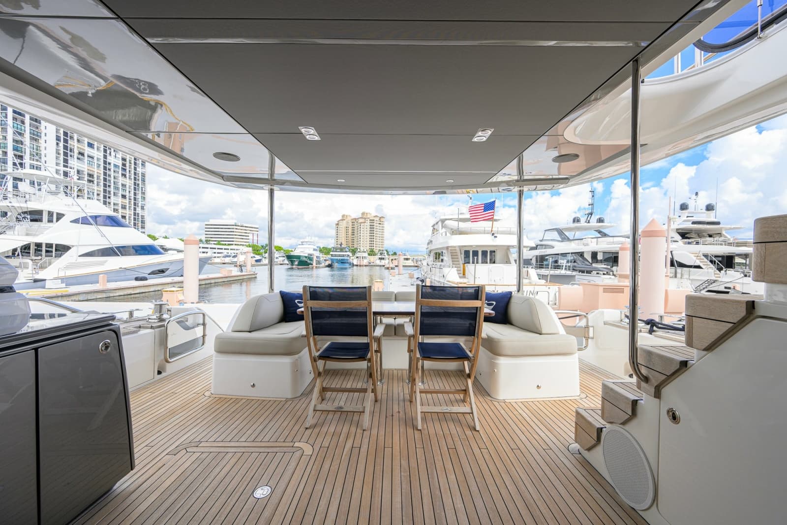 2022 Princess Y78 - Photo 44