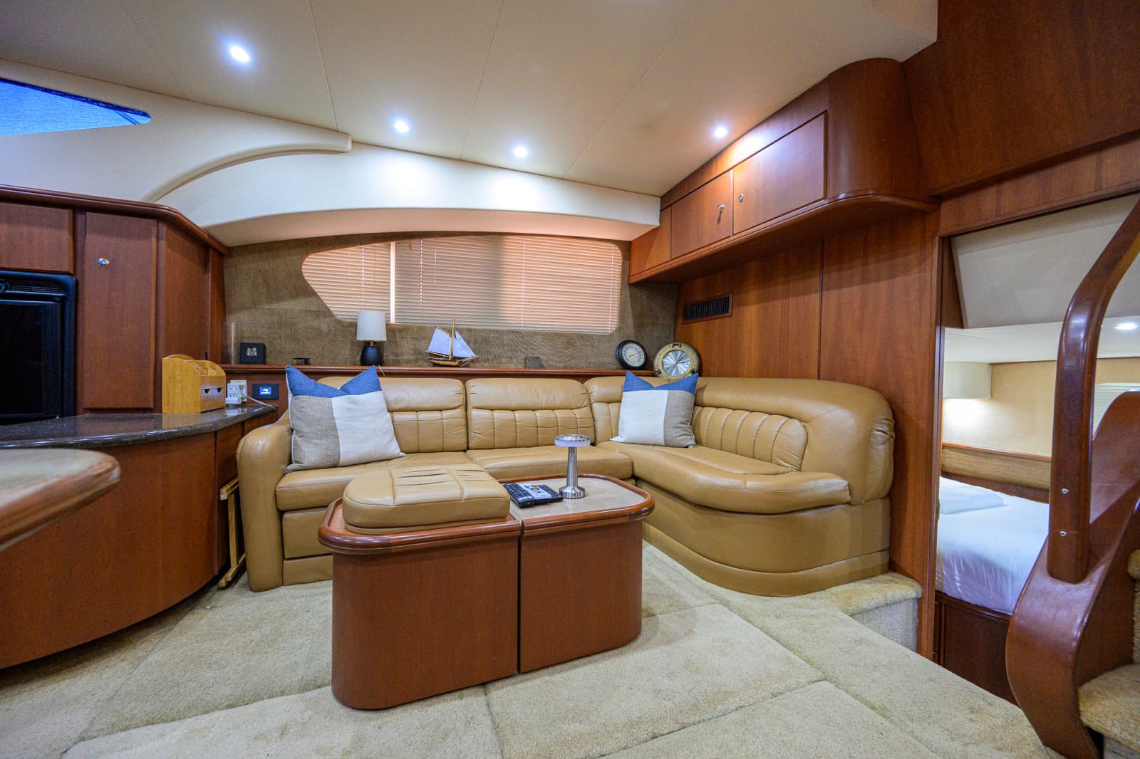 2005 Silverton 39 Motor Yacht - Photo 34