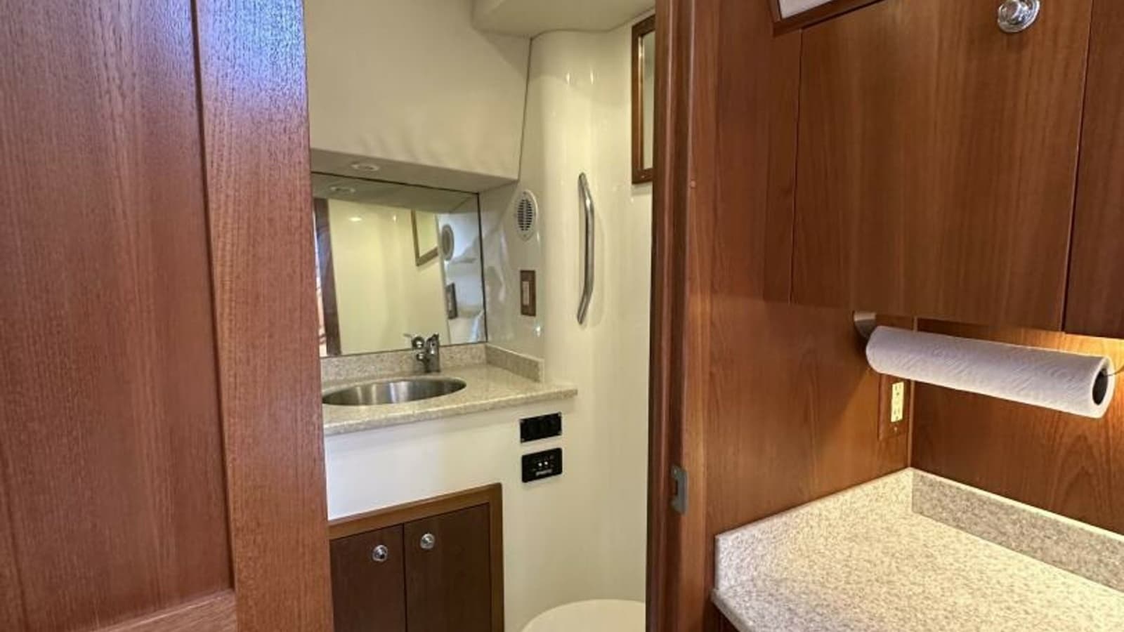 2007 Albemarle 360 Express - Photo 7