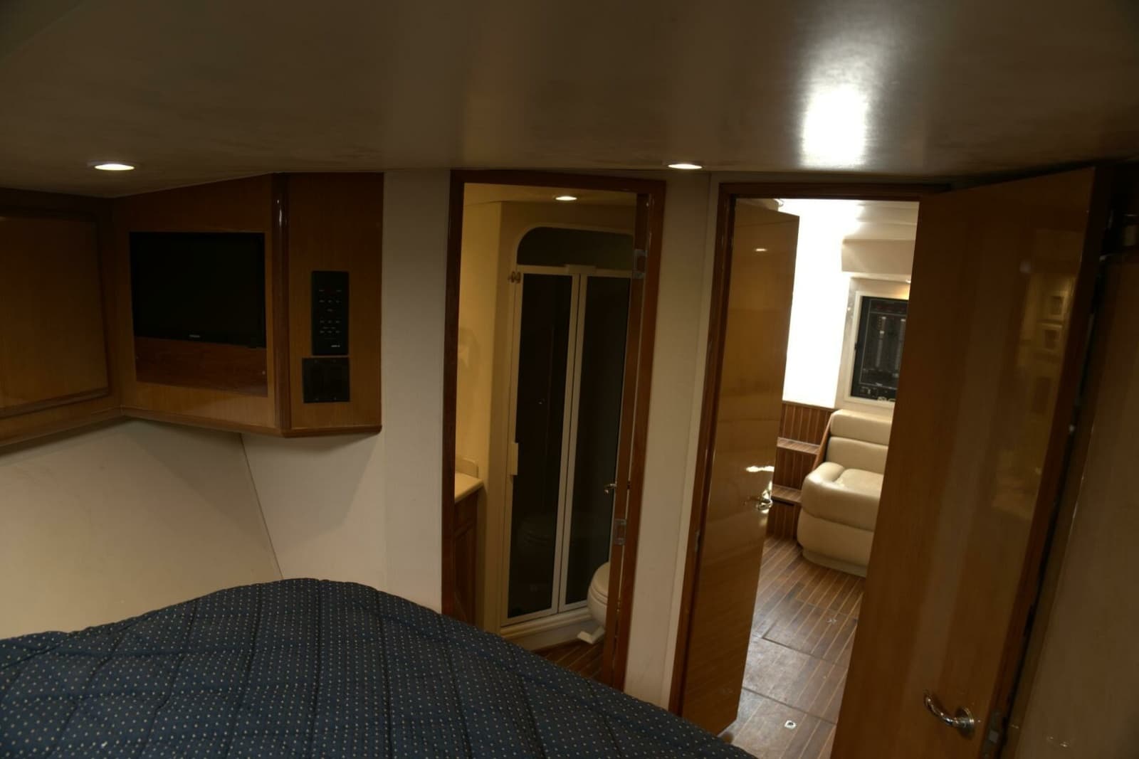 2002 Viking 43 Open - Photo 15