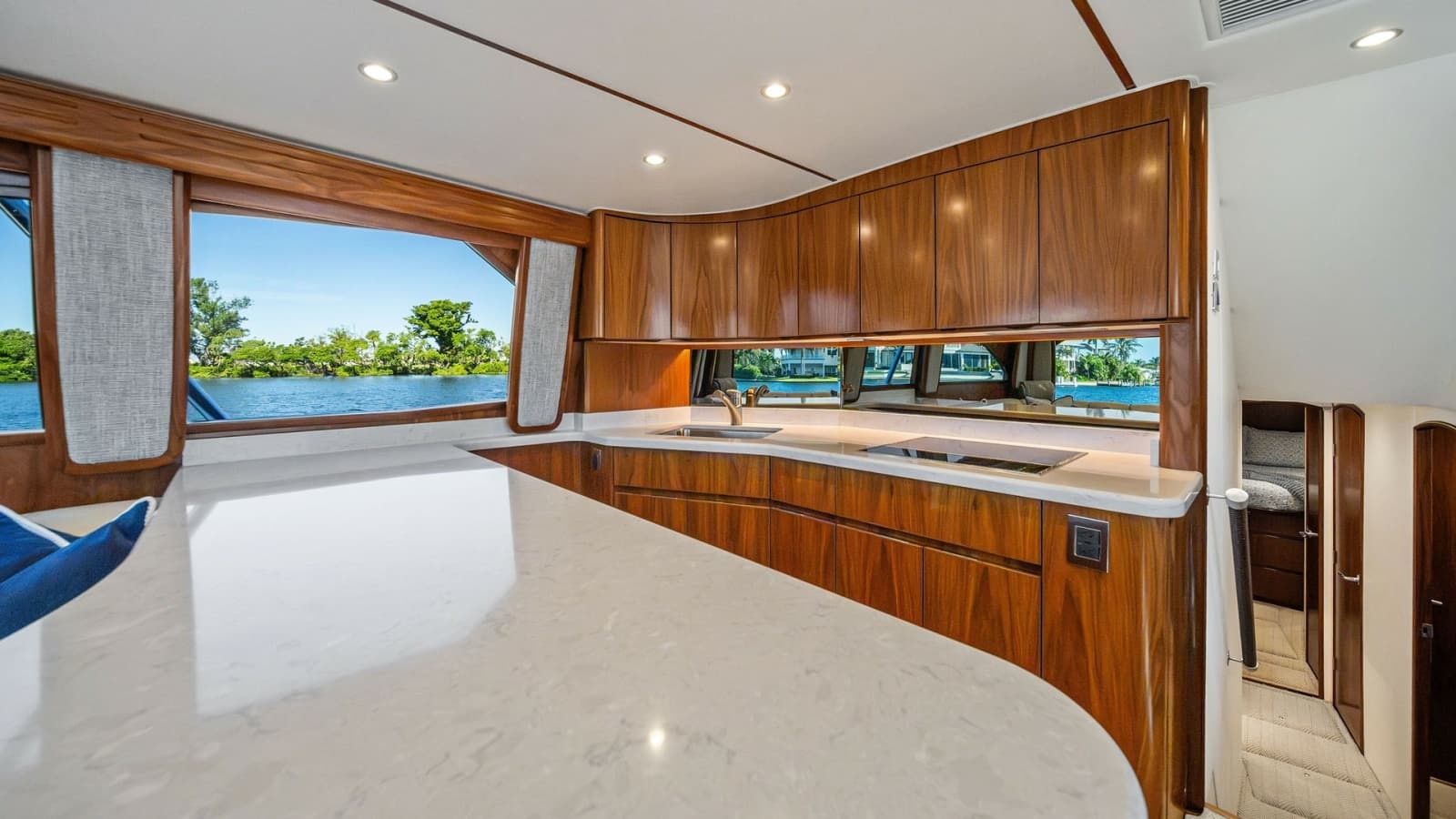 2021 Viking 54 Convertible - Photo 8