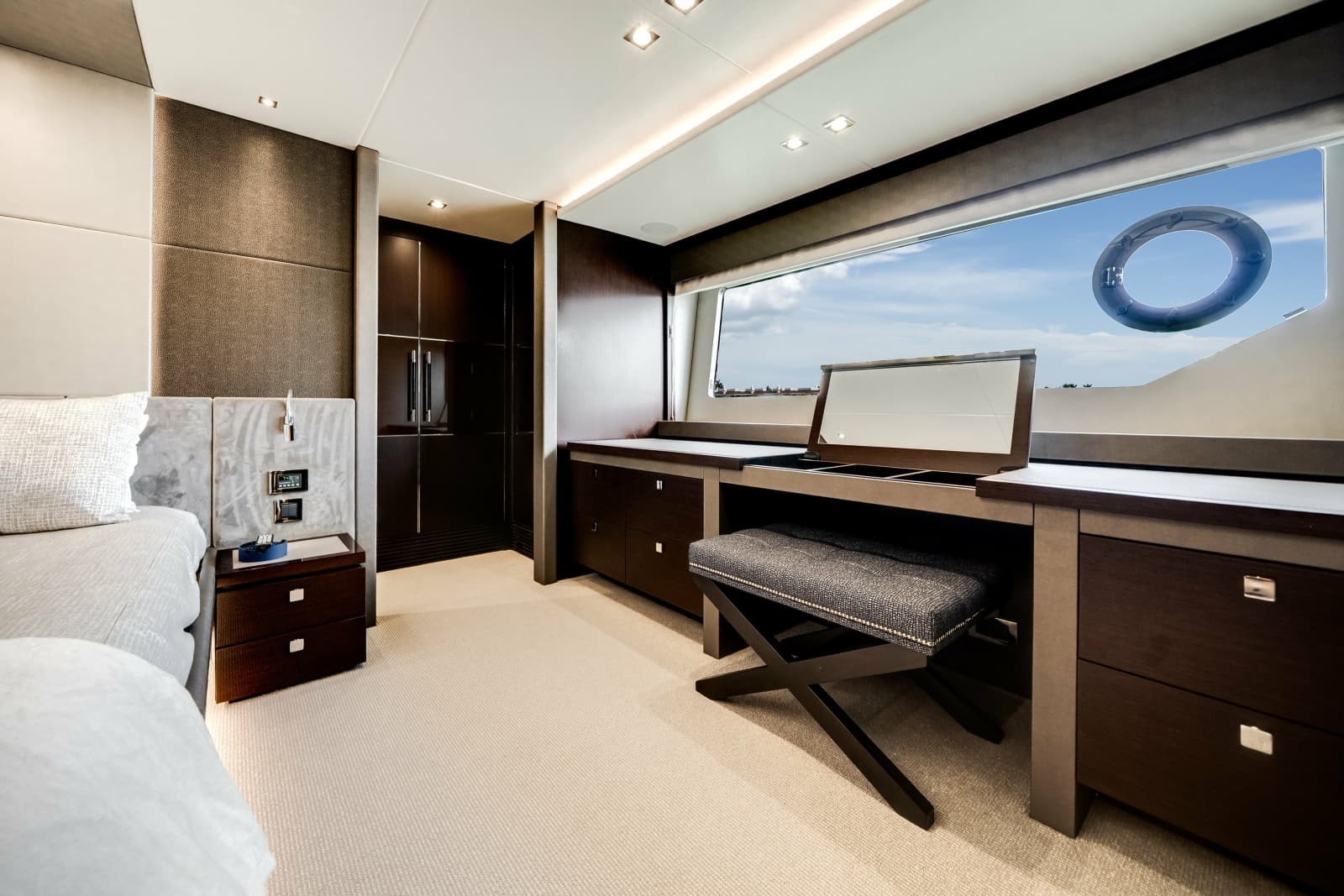 2019 Sunseeker 76 Flybridge - Photo 20