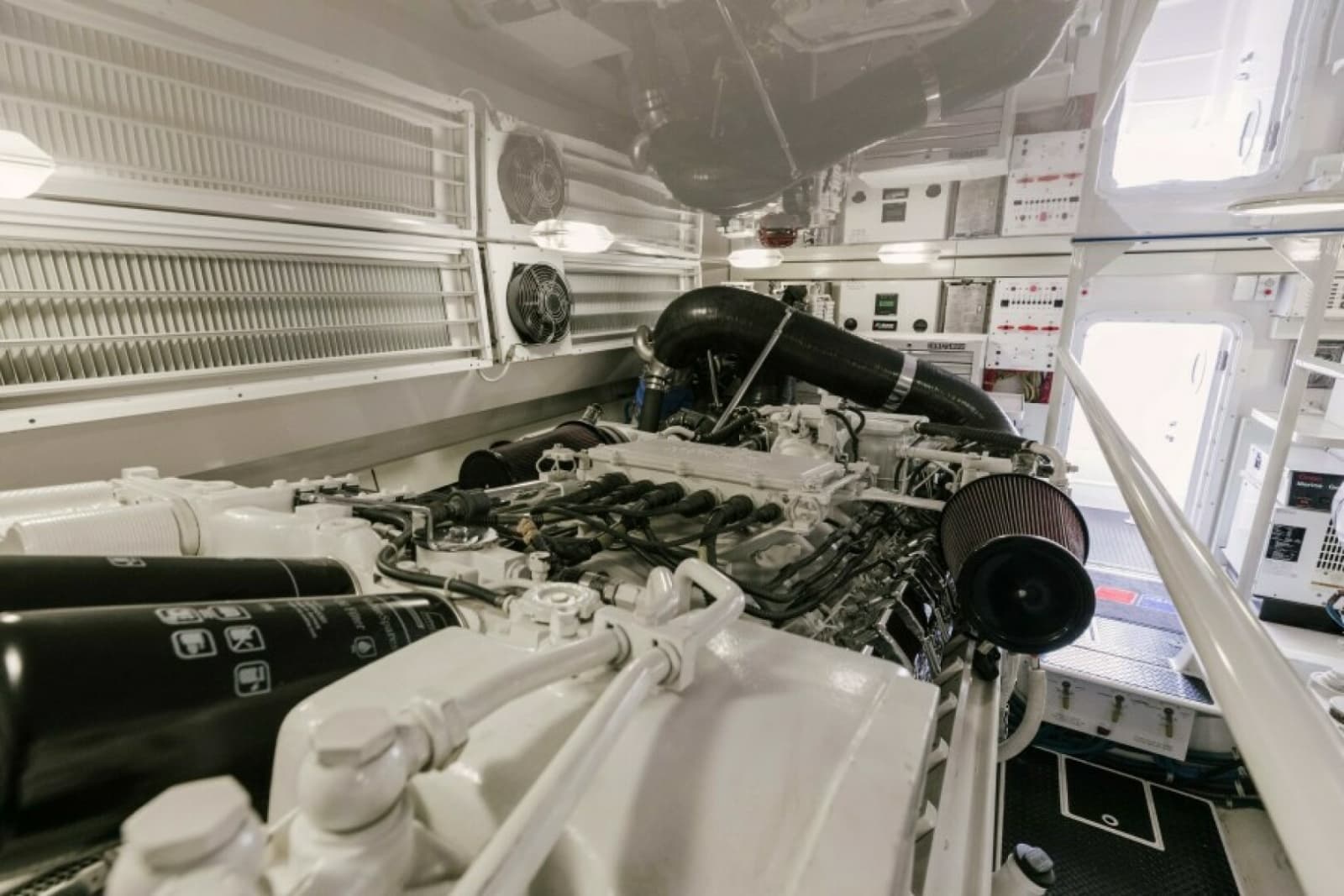 2006 Viking 74 Enclosed Bridge - Photo 59