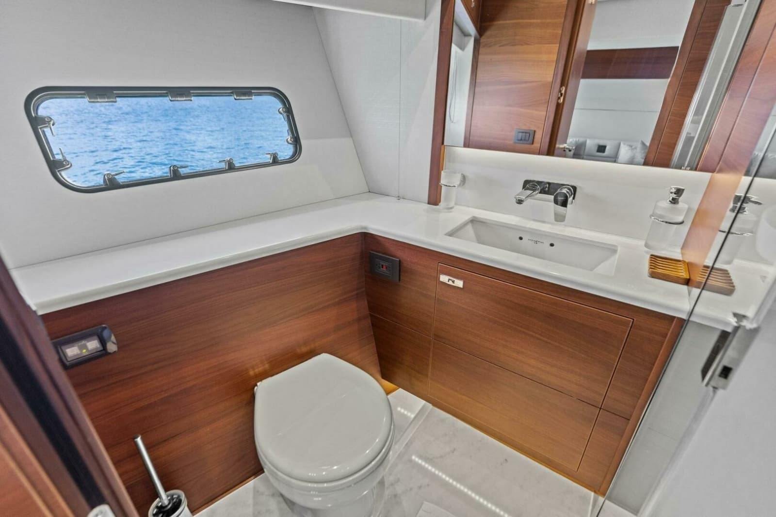 2018 Princess Y75 Motor Yacht - Photo 79