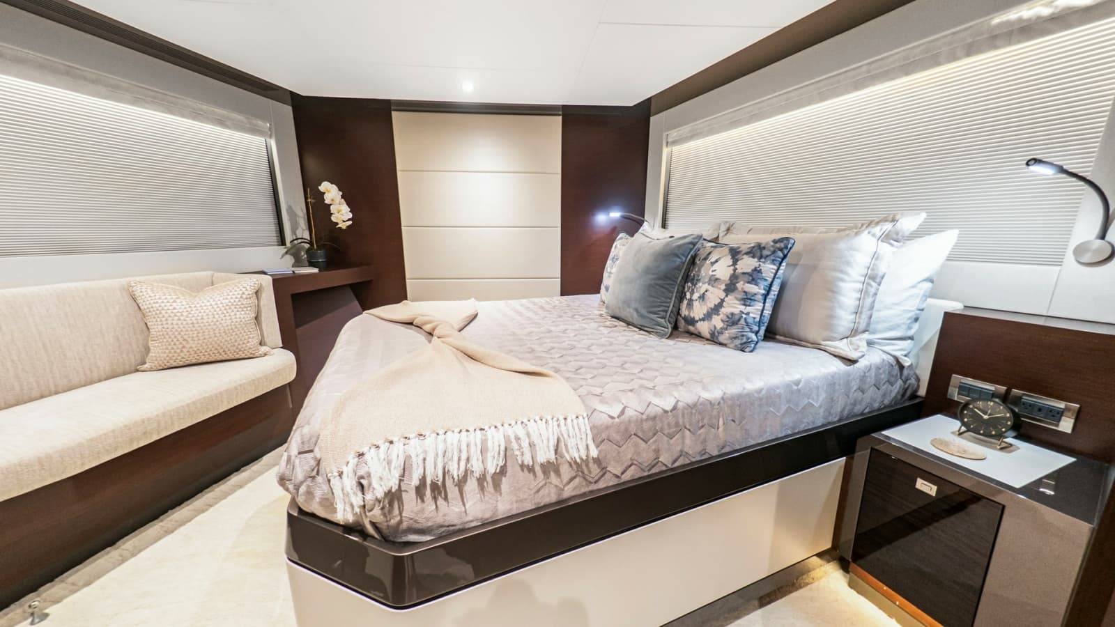 2024 Ocean Alexander 28E - Photo 26