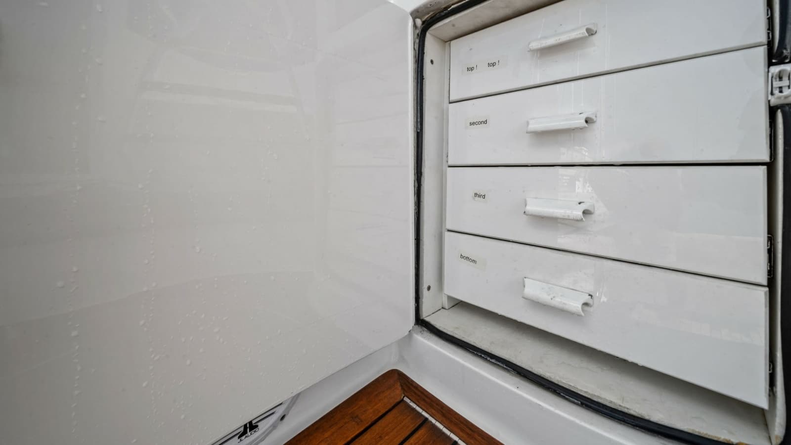 2015 Viking 70 Convertible  - Photo 63
