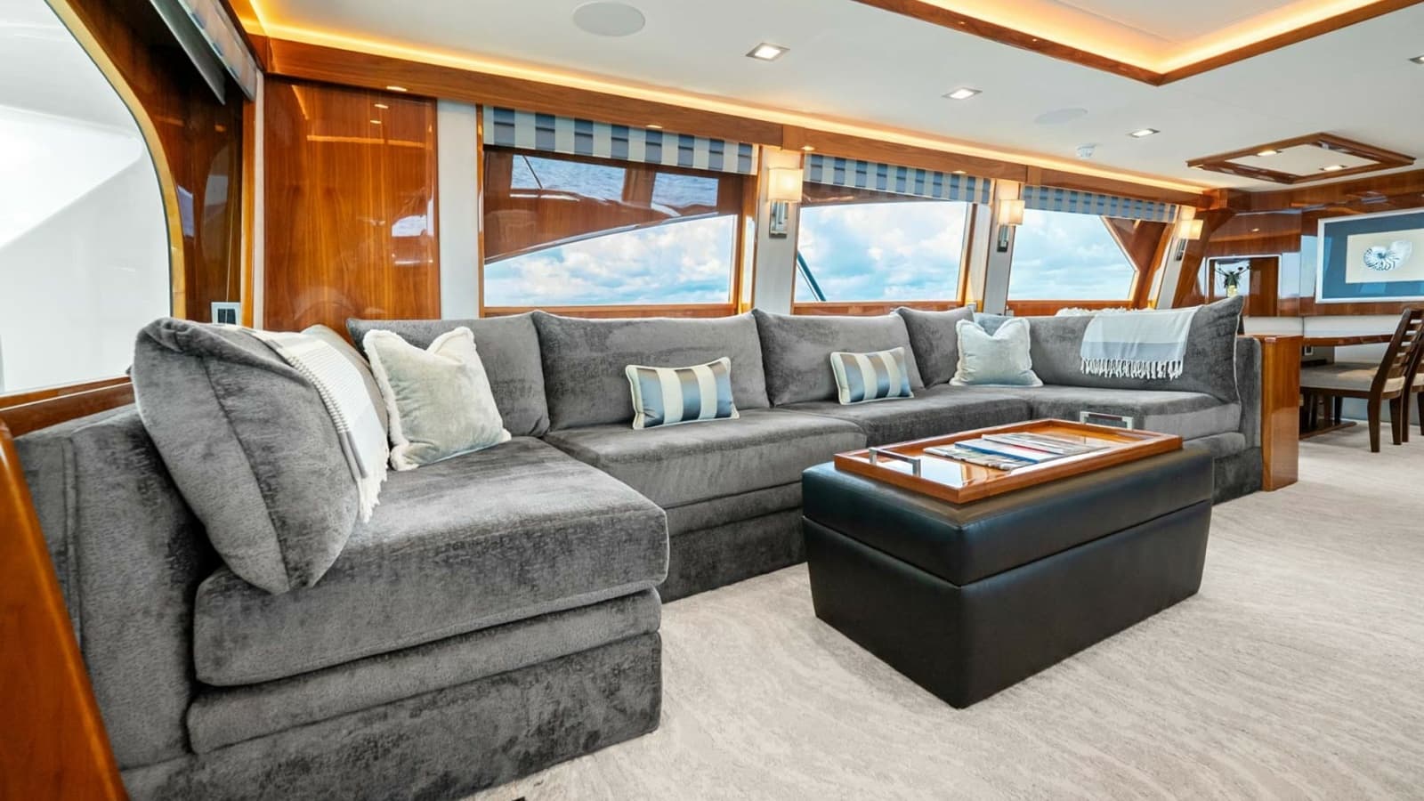 2017 Viking 92 Enclosed Bridge - Photo 14