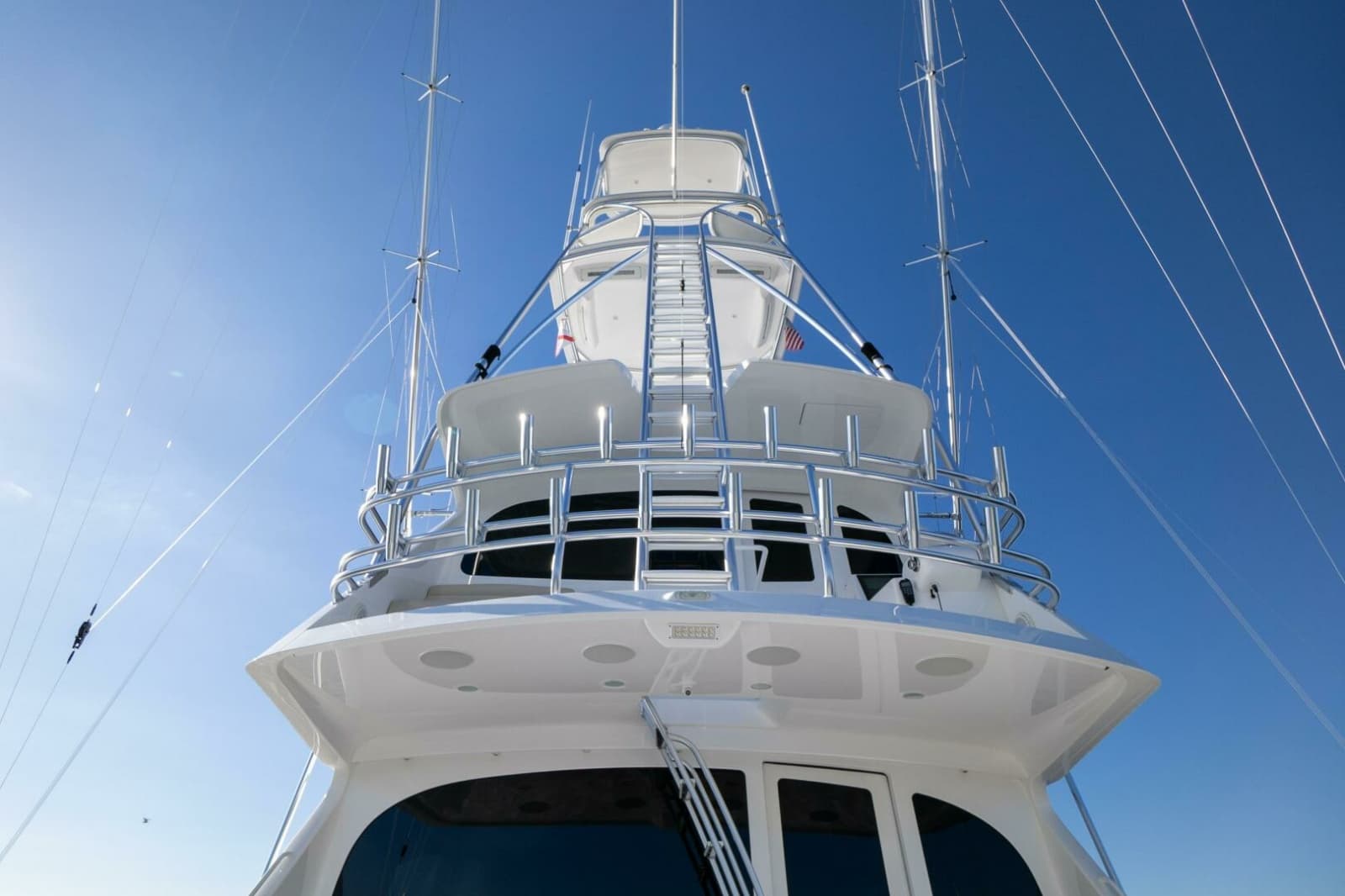 2021 Viking 72 Enclosed Bridge - Photo 4