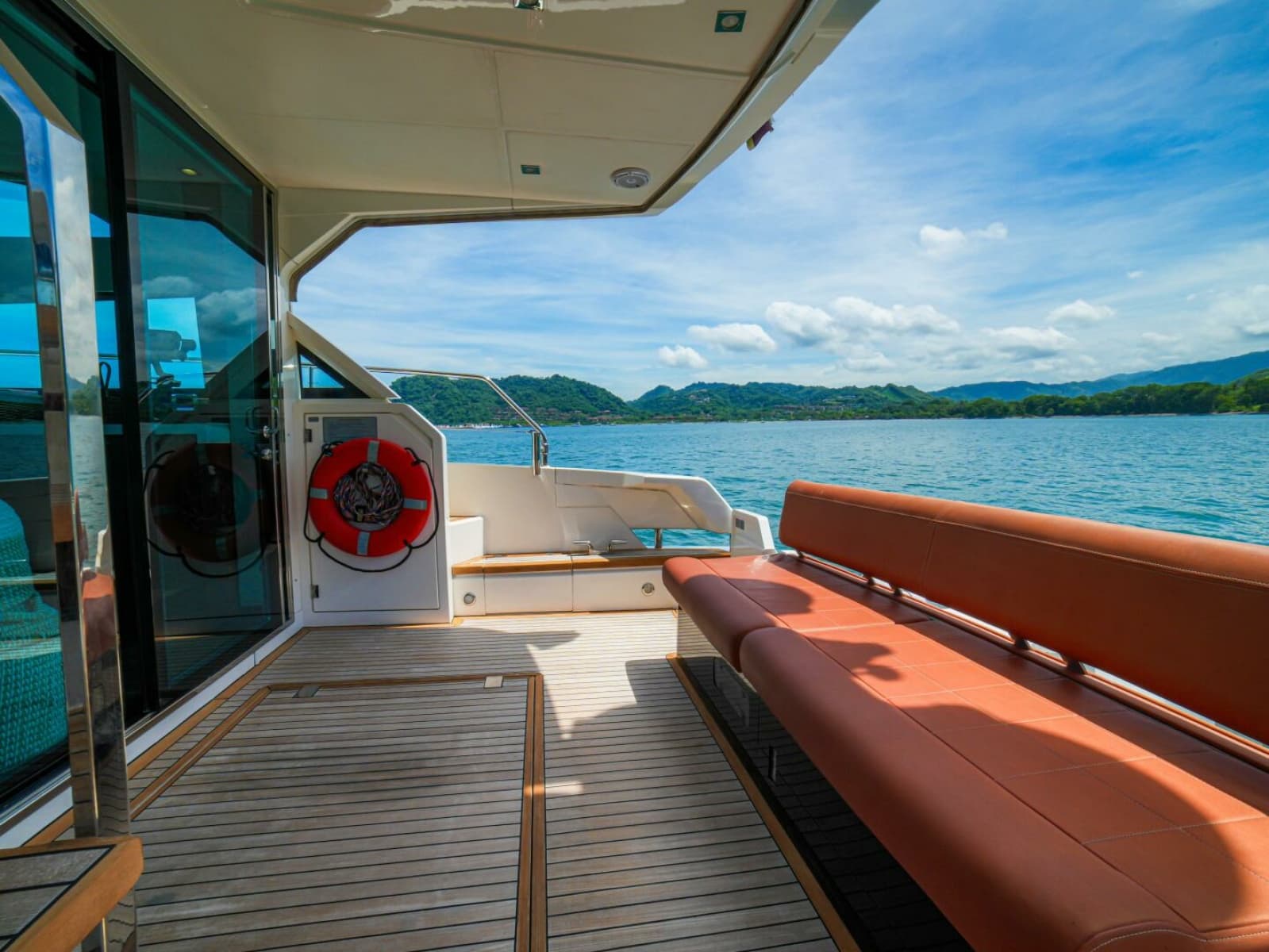 2014 Fairline 50 - Photo 13