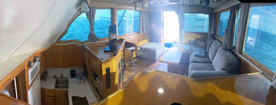 Galley Down, Salon Aft