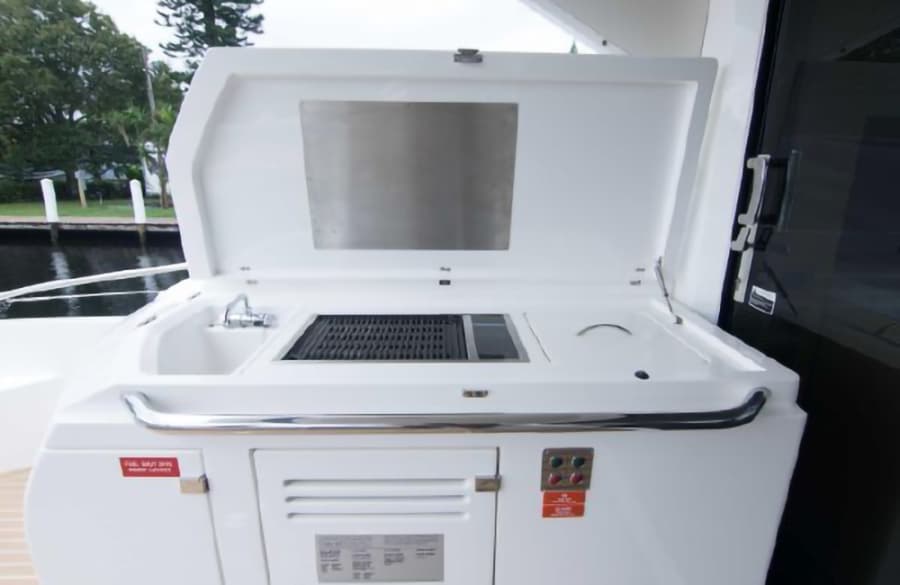 2018 Sunseeker Predator