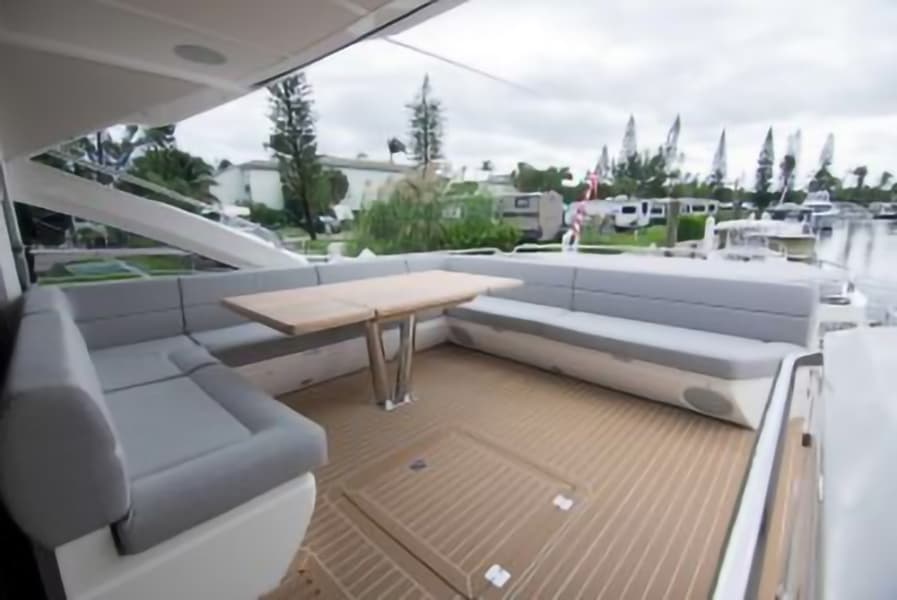 2018 Sunseeker Predator