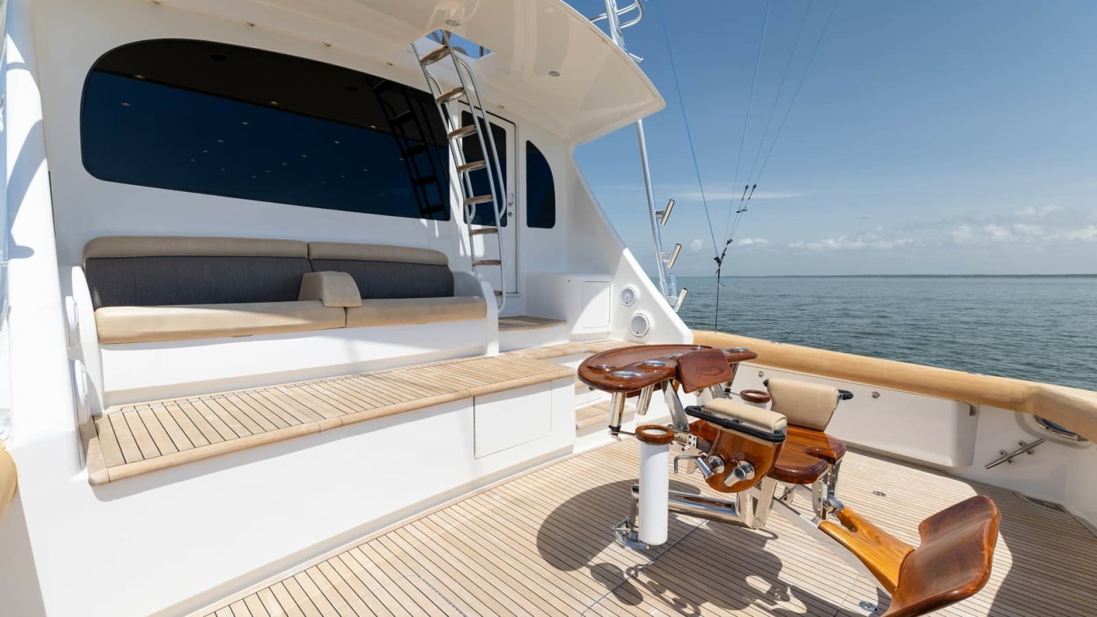 2016 Viking 80 Convertible - Photo 4