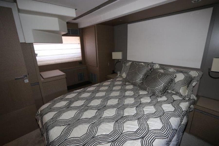 2017 Prestige Motoryacht