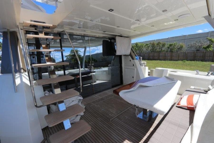 2017 Prestige Motoryacht