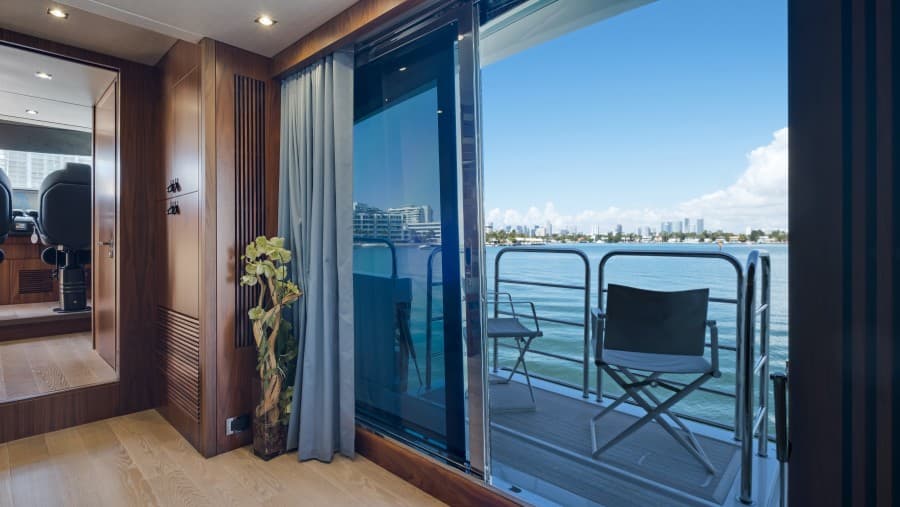 2018 Sunseeker 86 Yacht