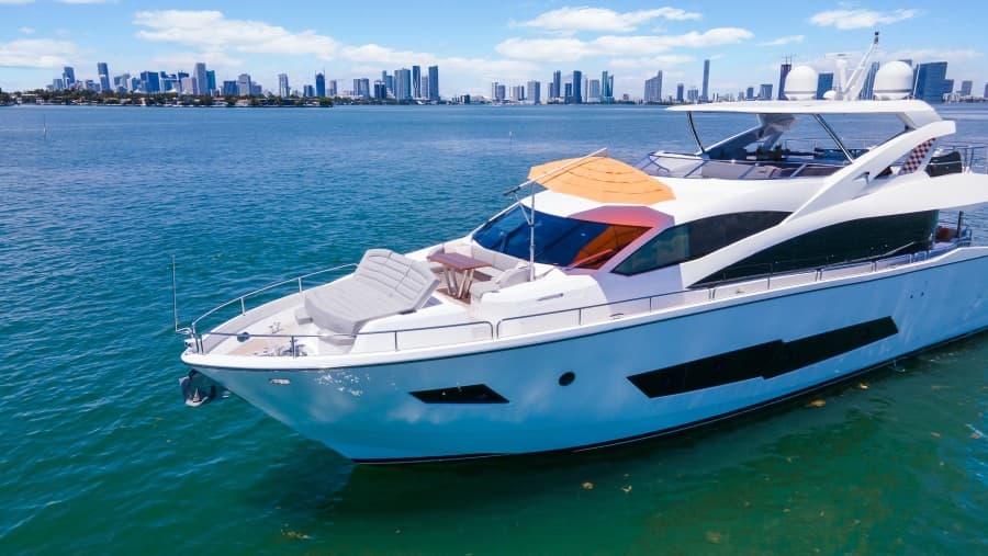 2018 Sunseeker 86 Yacht