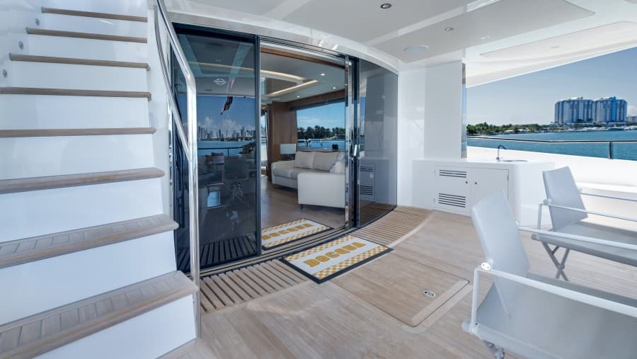 2018 Sunseeker 86 Yacht