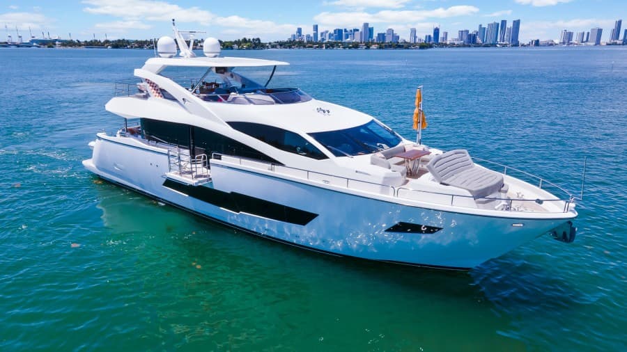 2018 Sunseeker 86 Yacht