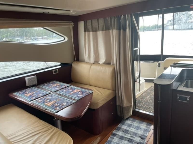 2012 Meridian 541 Sedan