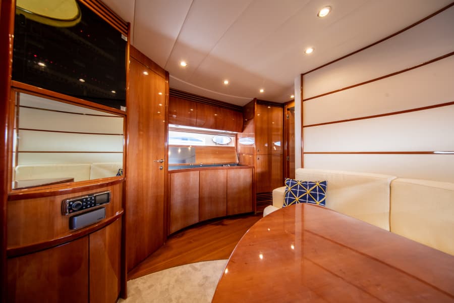 2004 Pershing Express