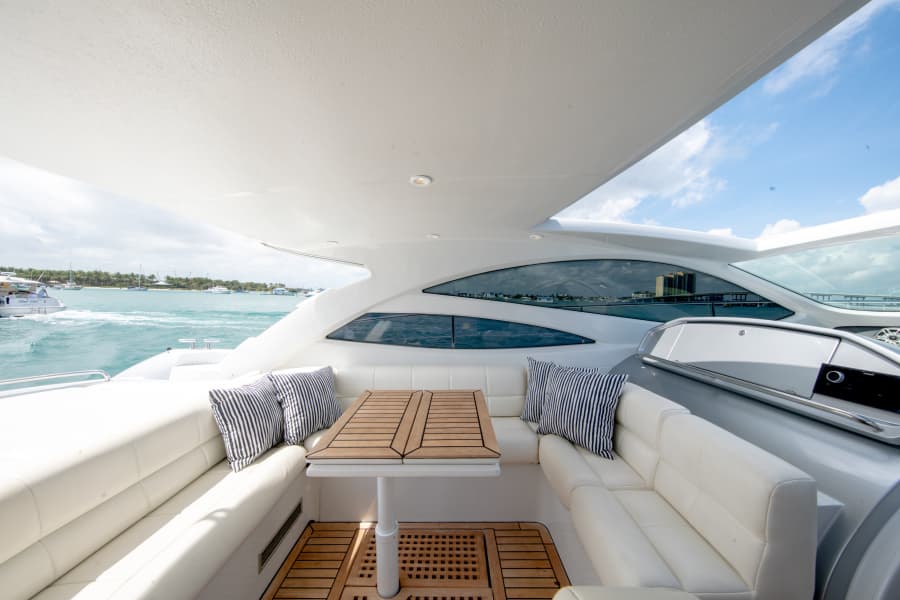 2004 Pershing Express