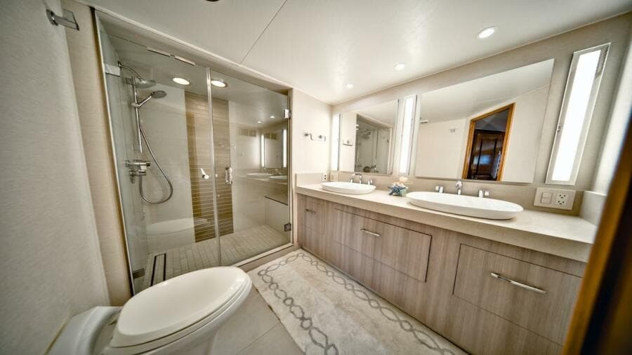 1998 Hatteras Sport Deck