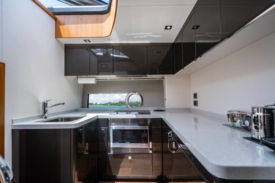 2019 Sunseeker Predator