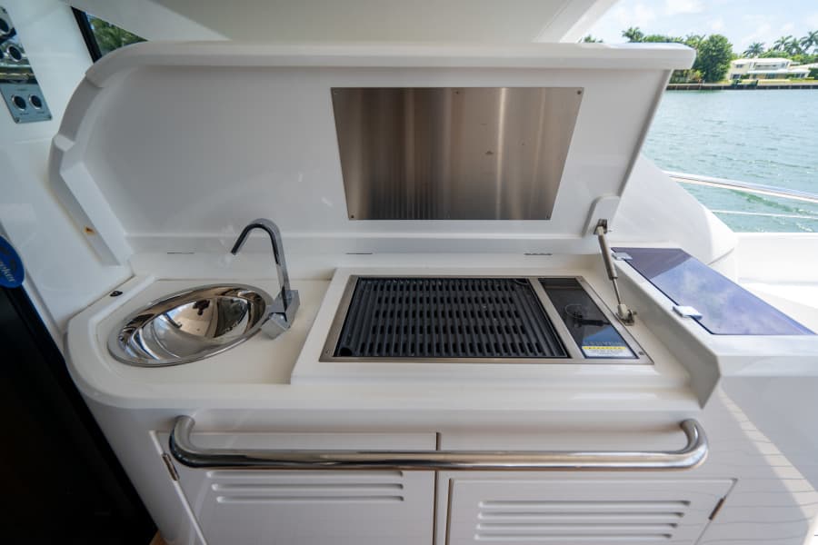 2019 Sunseeker Predator