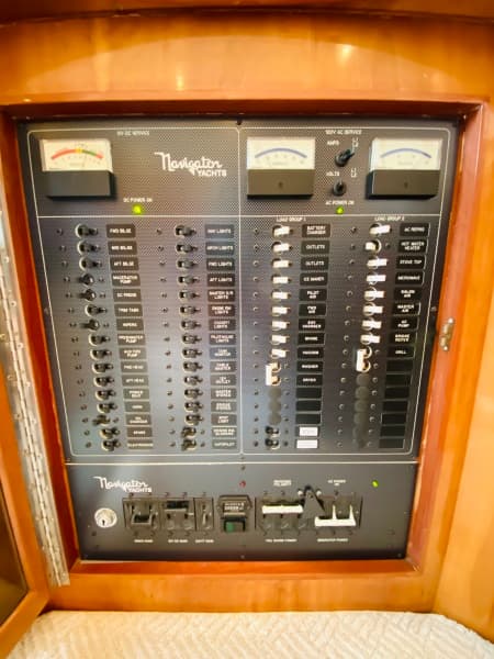 2003 Navigator 5700 Rival