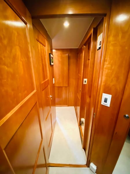 2003 Navigator 5700 Rival