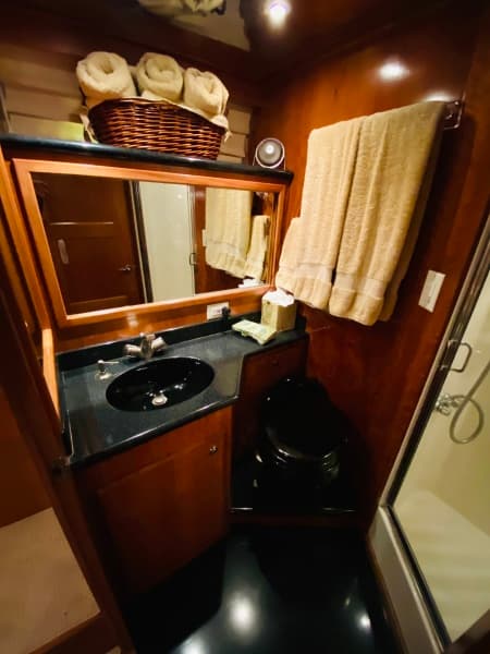 2003 Navigator 5700 Rival