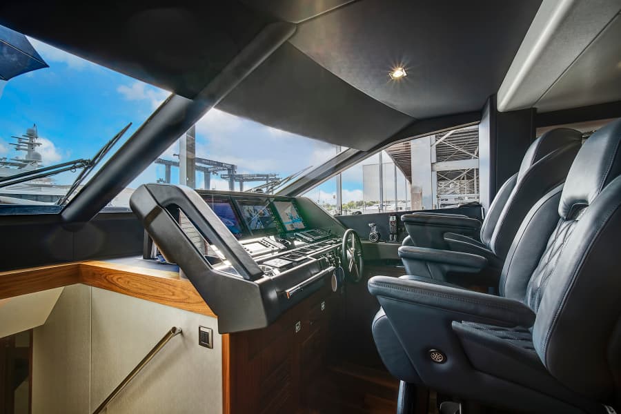 2019 Sunseeker 86 Yacht