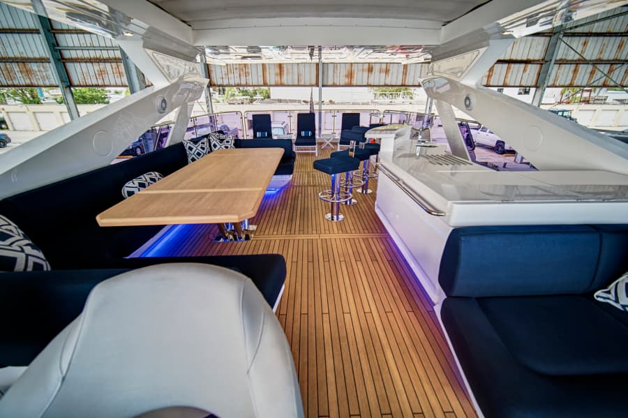 2019 Sunseeker 86 Yacht