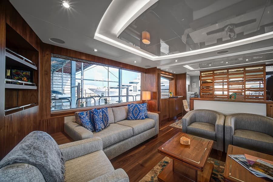 2019 Sunseeker 86 Yacht