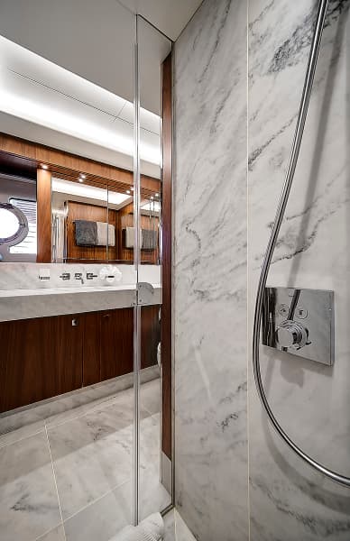 2019 Sunseeker 86 Yacht