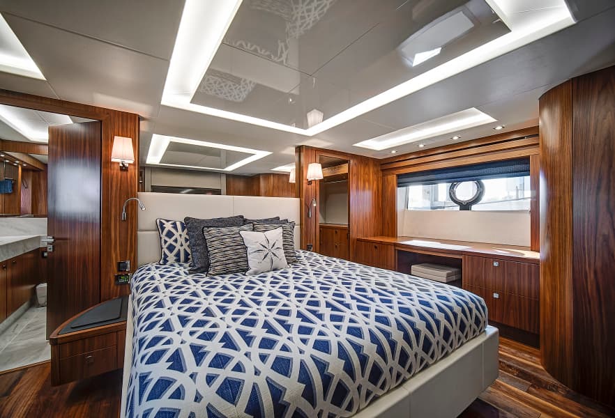 2019 Sunseeker 86 Yacht