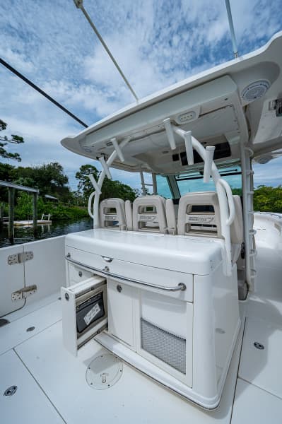 2017 Boston Whaler 370 Outrage